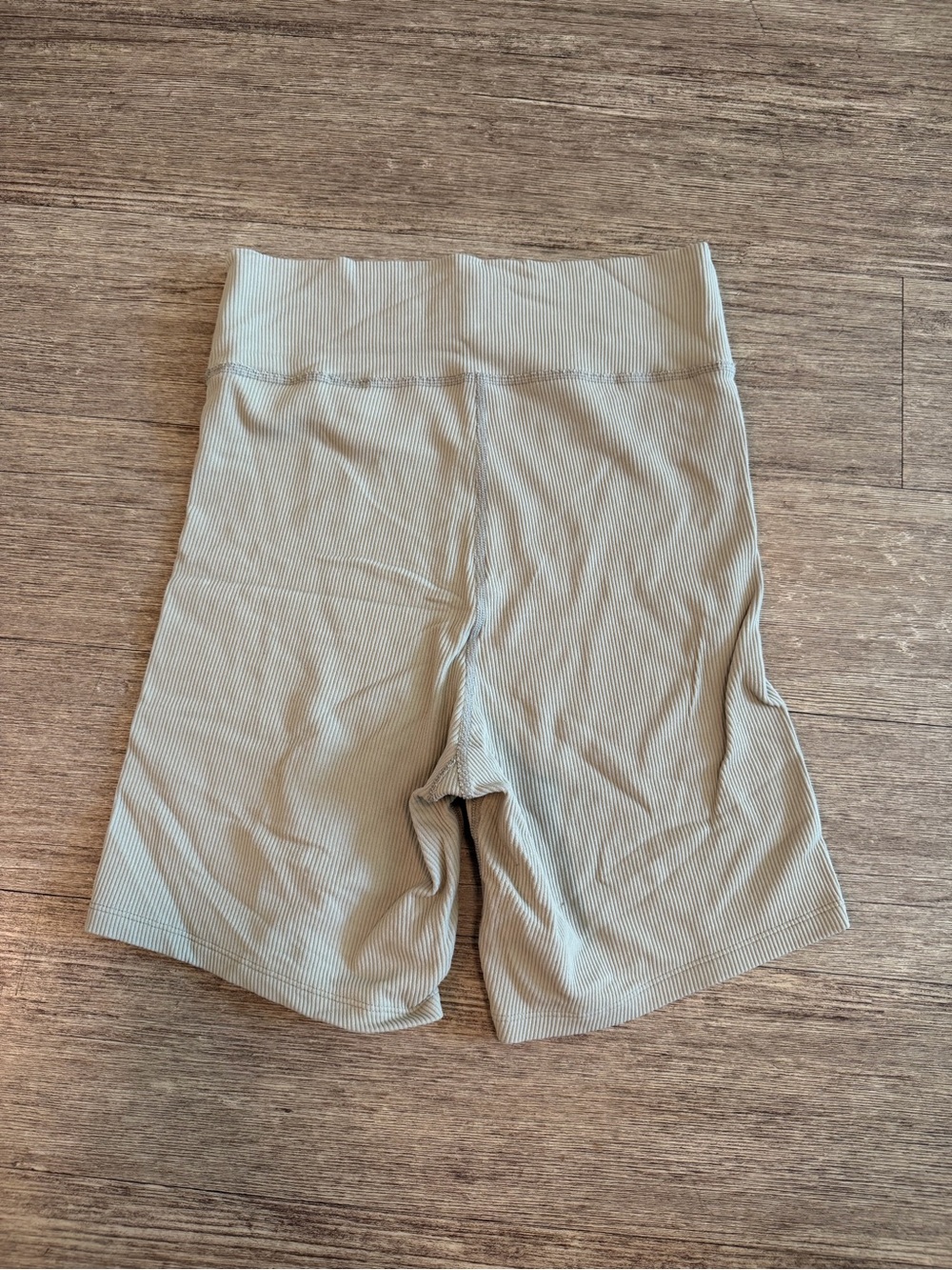 Abercrombie & Fitch Ribbed Biker Shorts - Picture 3 of 3